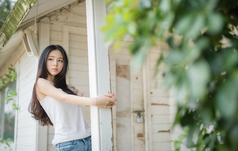 “回援江夏！”陈到冷冷的看了伏德一眼，正看到伏德眼中的愕然，冷哼一声，此刻也顾不了太多，连忙跳上一艘战船，伏德也连忙跟上，现在他终于知道哪里不对了，如果江东兵马之前贸然攻击夏口的话，恐怕会遭殃，但现在……伏德心里默默地松了口气。